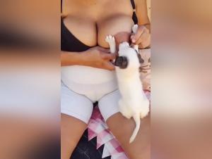 intimate moment dogs women