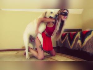 Sonya y su companero canino: un encuentro bestial