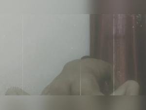 Women passionate about animals on cam