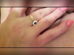 Scène de zoophilie avec un chien et une femme