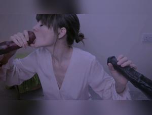 Mother falls for her stable mate