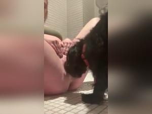 Sexe avec un chien noir