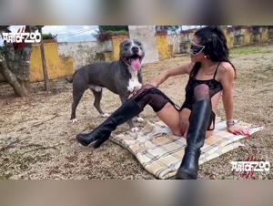 Intense Zooporn featuring a woman sucking the dog's butt