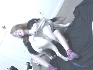 Femme rousse et chien : une vidéo de bestialité excitante