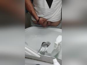 Une Rencontre Interdite: Homme et Chien